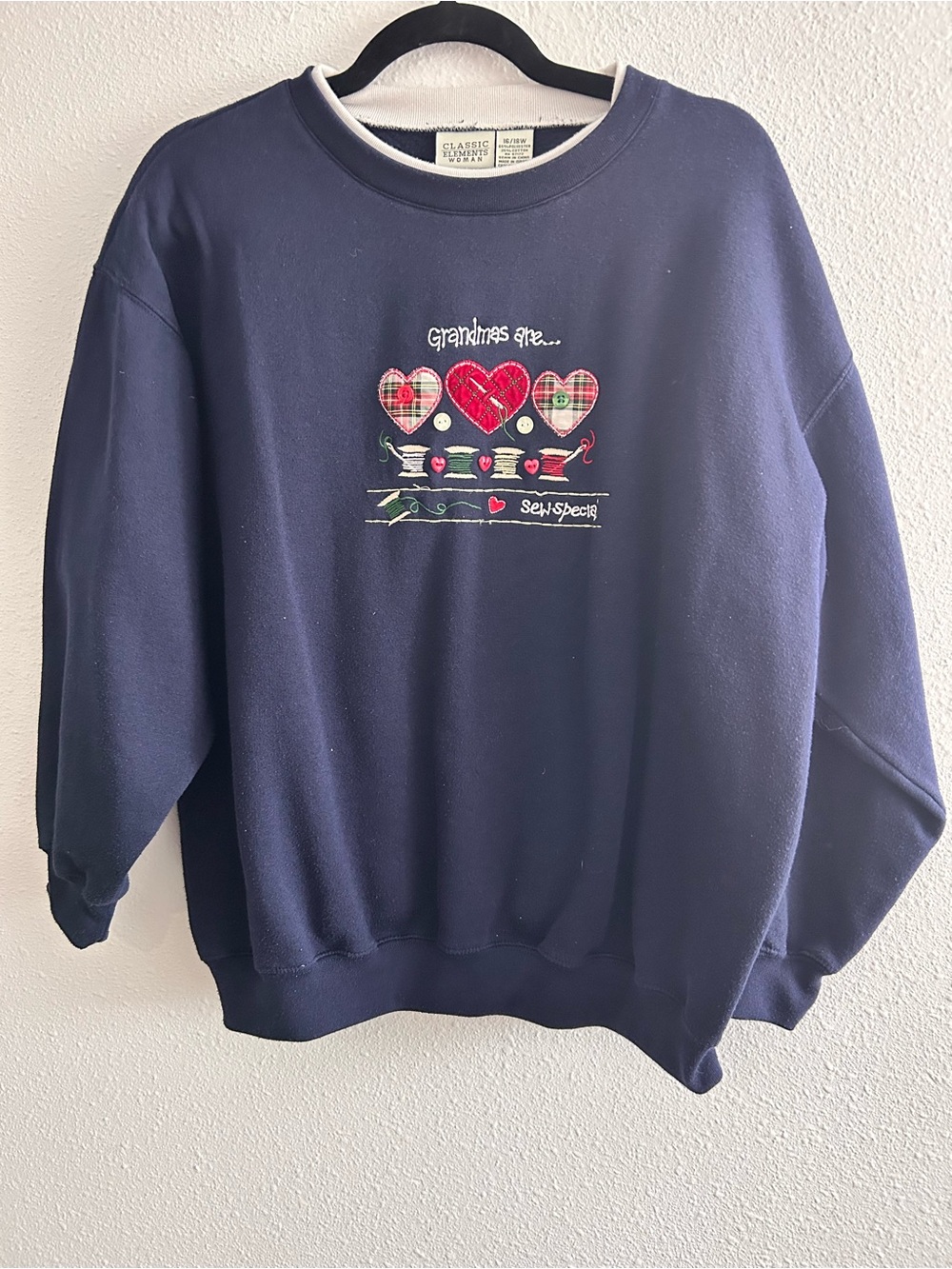 Classic Elements Navy Crewneck Sweatshirt with Heart Sewing Motif